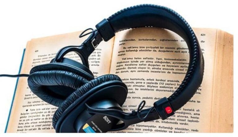 Read more about the article Is Listening to an Audiobook ‘Reading?’